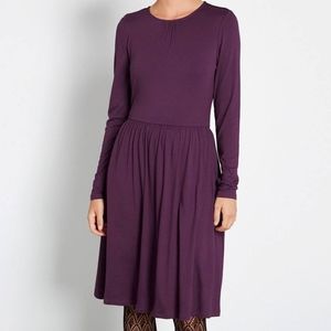 ModCloth Dress Burgundy Long Sleeve size Medium minimalist career professional